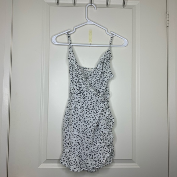 Garage wrap ruffle romper - Picture 1 of 2
